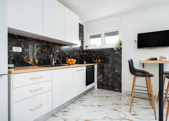 아파트 Luxury 2 Bedrooms App With Terrace In Center Old Town *