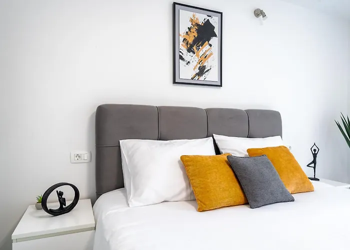 Luxury 2 Bedrooms App With Terrace In Center Old Town *